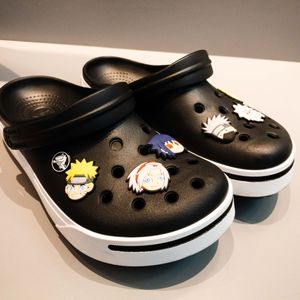 Pins Bottons para Crocs Anime com 8un.